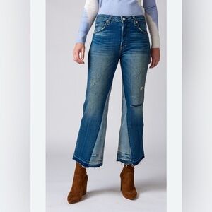AMO Babe Distressed Flare Crop Jeans in Blue Size 25